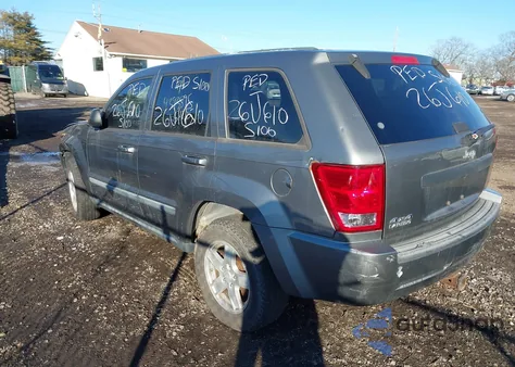 2007 Jeep Grand Cherokee Laredo z USA, uszkodzony, nr VIN 1J8GR48K87C677011